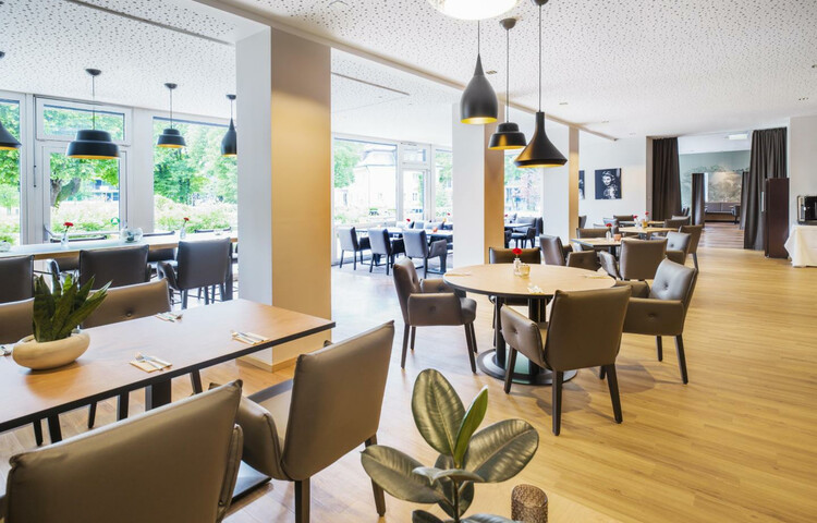 restaurant wolferl im jufa hotel salzburg city